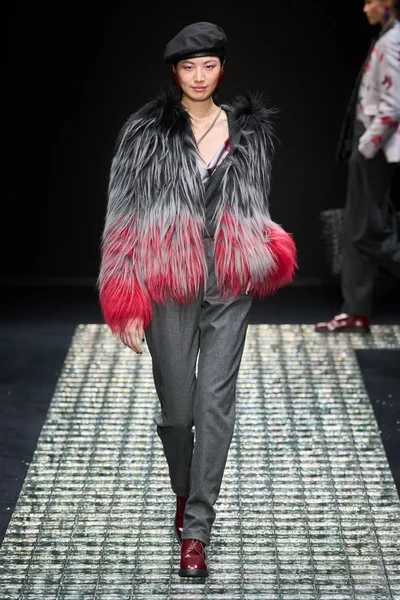 Look 1